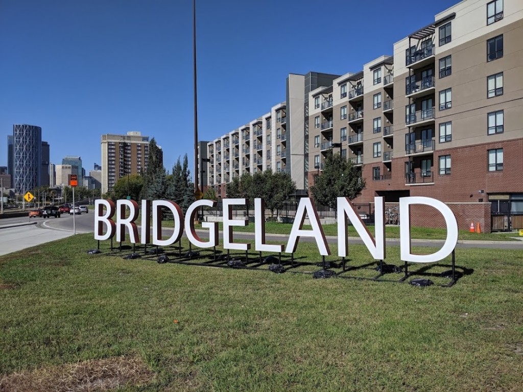 A metal sign that says Bridgeland.